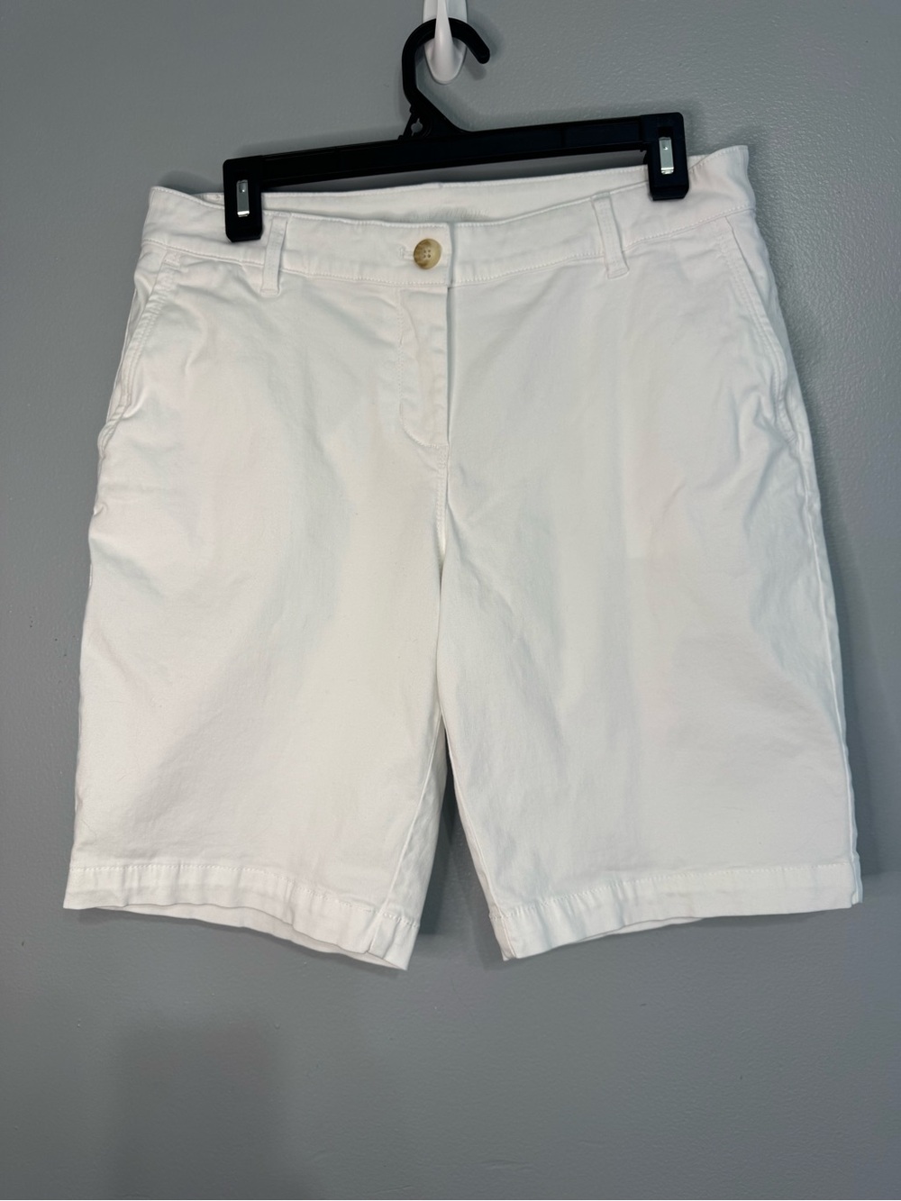 Tommy Bahama White Women's Bermuda Shorts Size 10 Cotton Lyocell